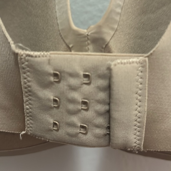 Soma Vanishing Wireless Bra - Picture 6 of 6